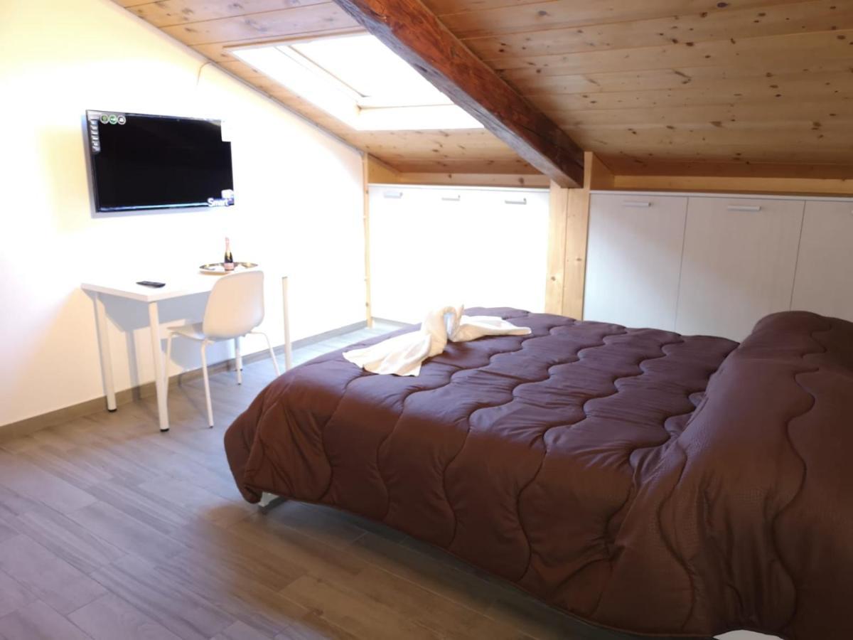 Cuore Partenopeo B&B เนเปิลส์ ภายนอก รูปภาพ
