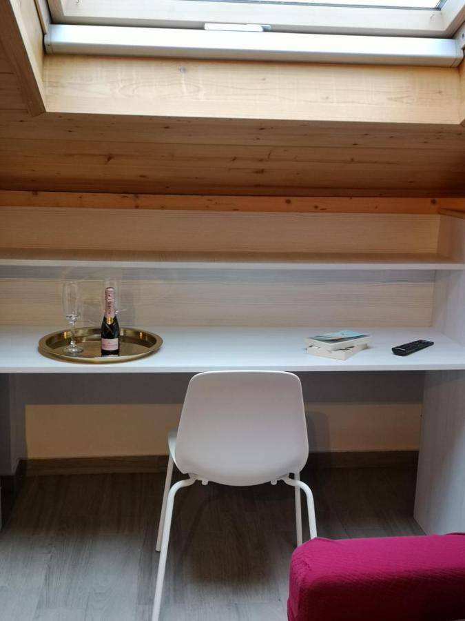 Cuore Partenopeo B&B เนเปิลส์ ภายนอก รูปภาพ